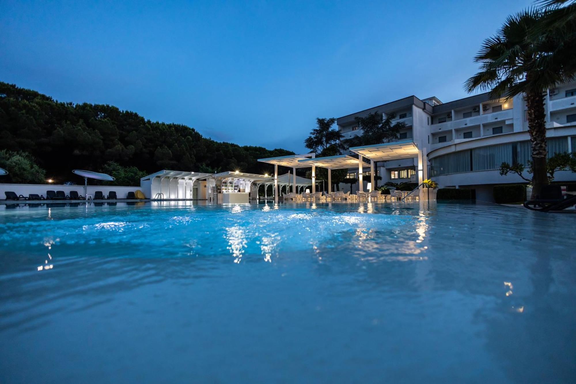 Hotel Le Palme Паестум Екстериор снимка
