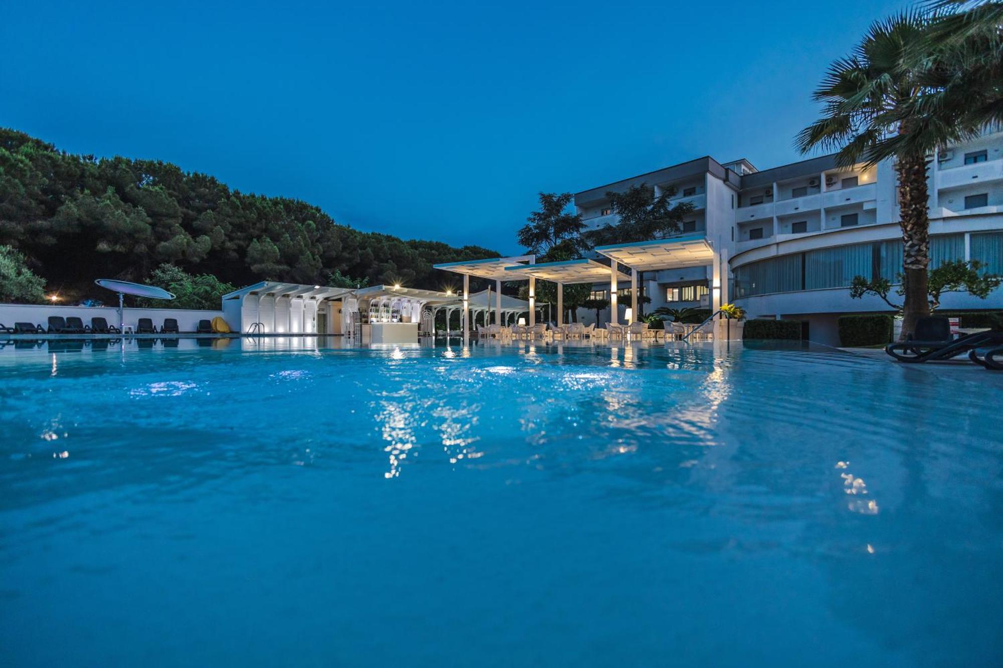Hotel Le Palme Паестум Екстериор снимка