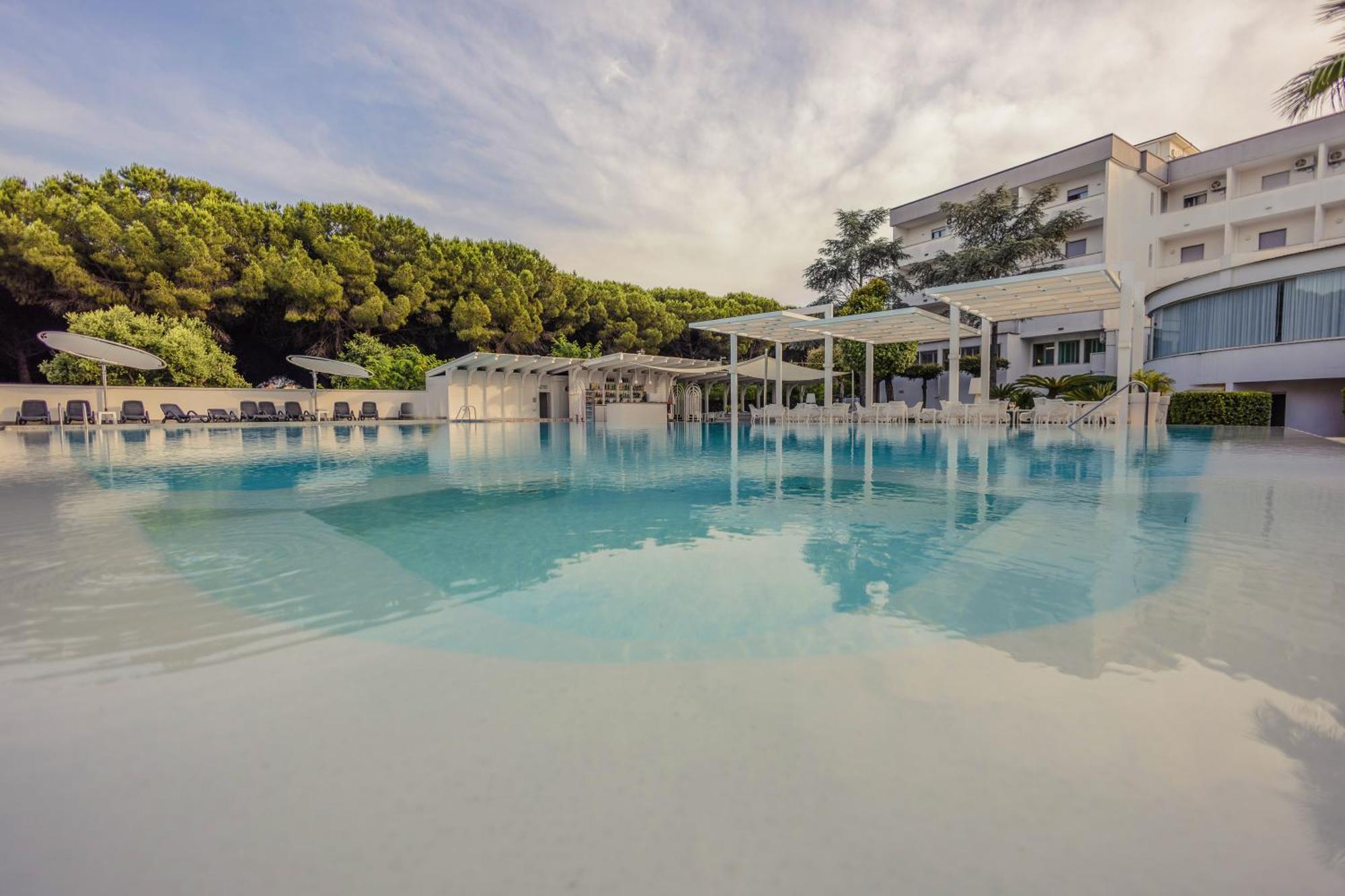 Hotel Le Palme Паестум Екстериор снимка