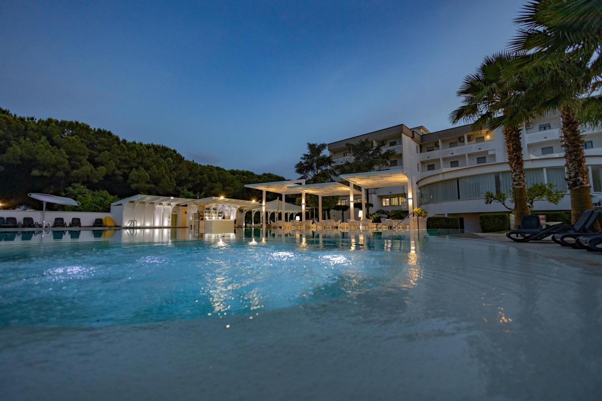 Hotel Le Palme Паестум Екстериор снимка