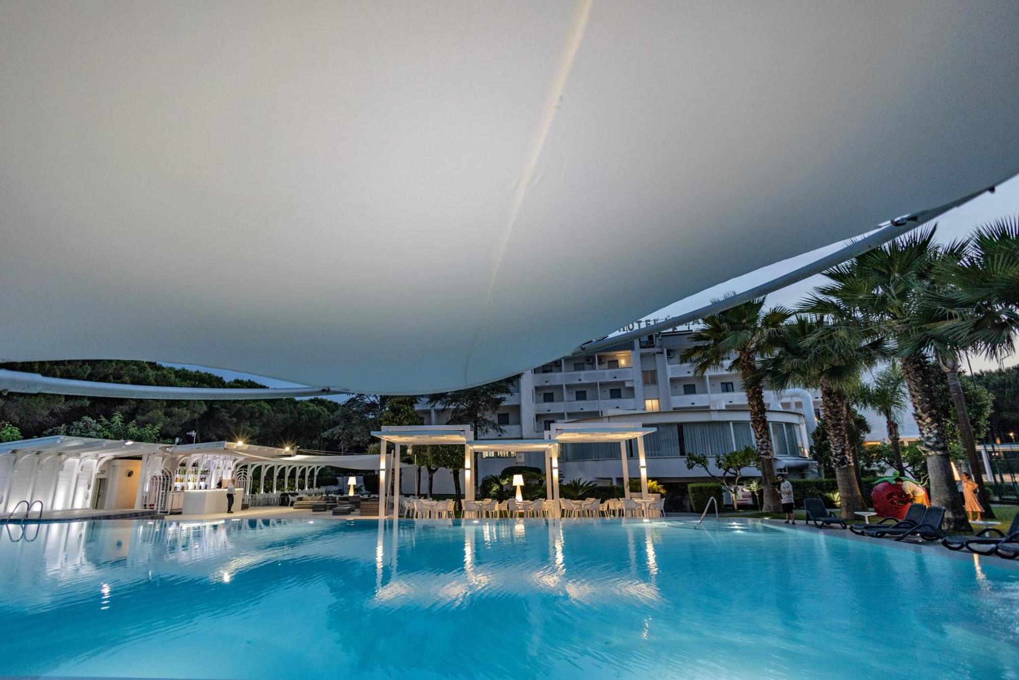 Hotel Le Palme Паестум Екстериор снимка