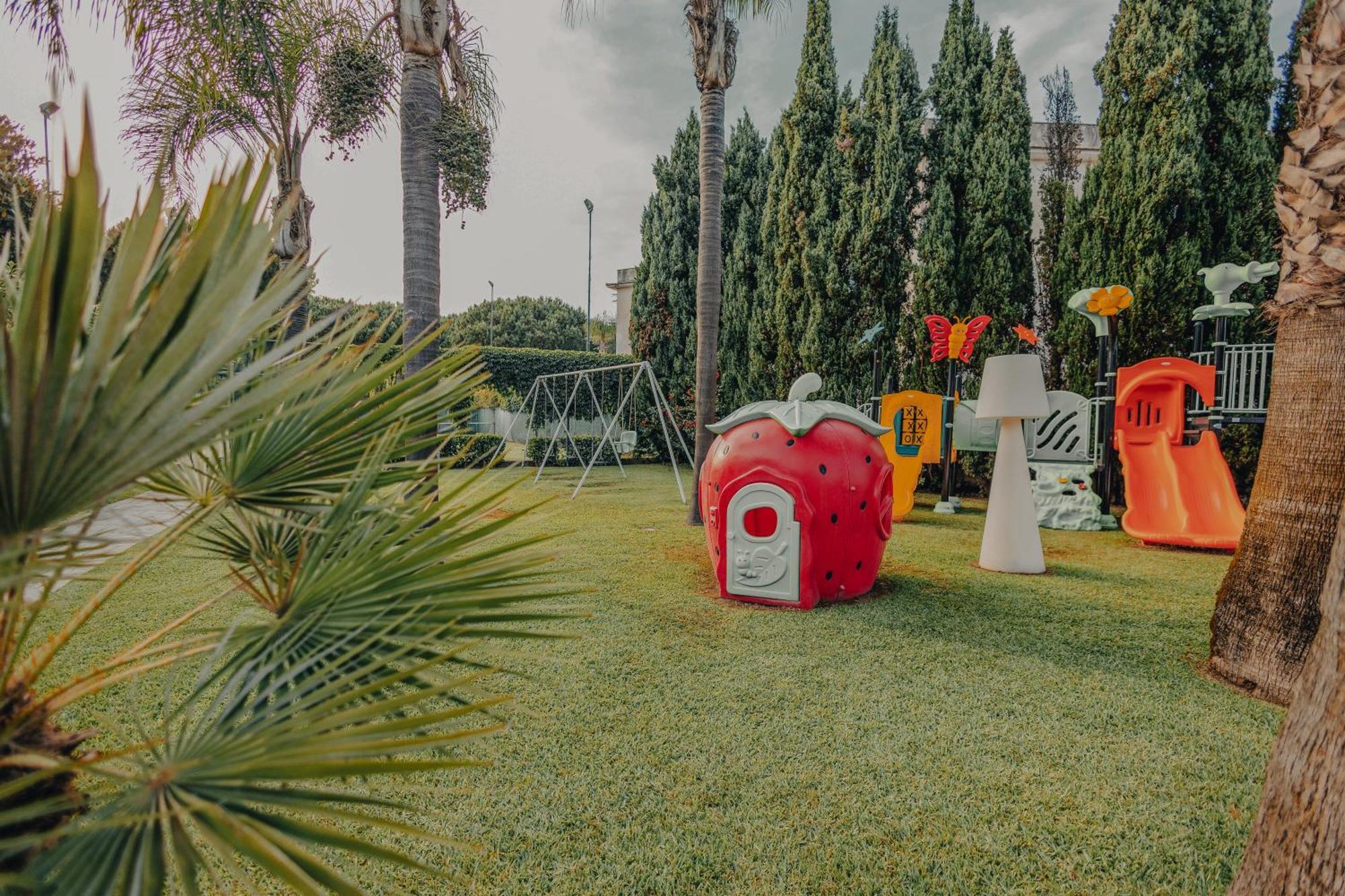 Hotel Le Palme Паестум Екстериор снимка