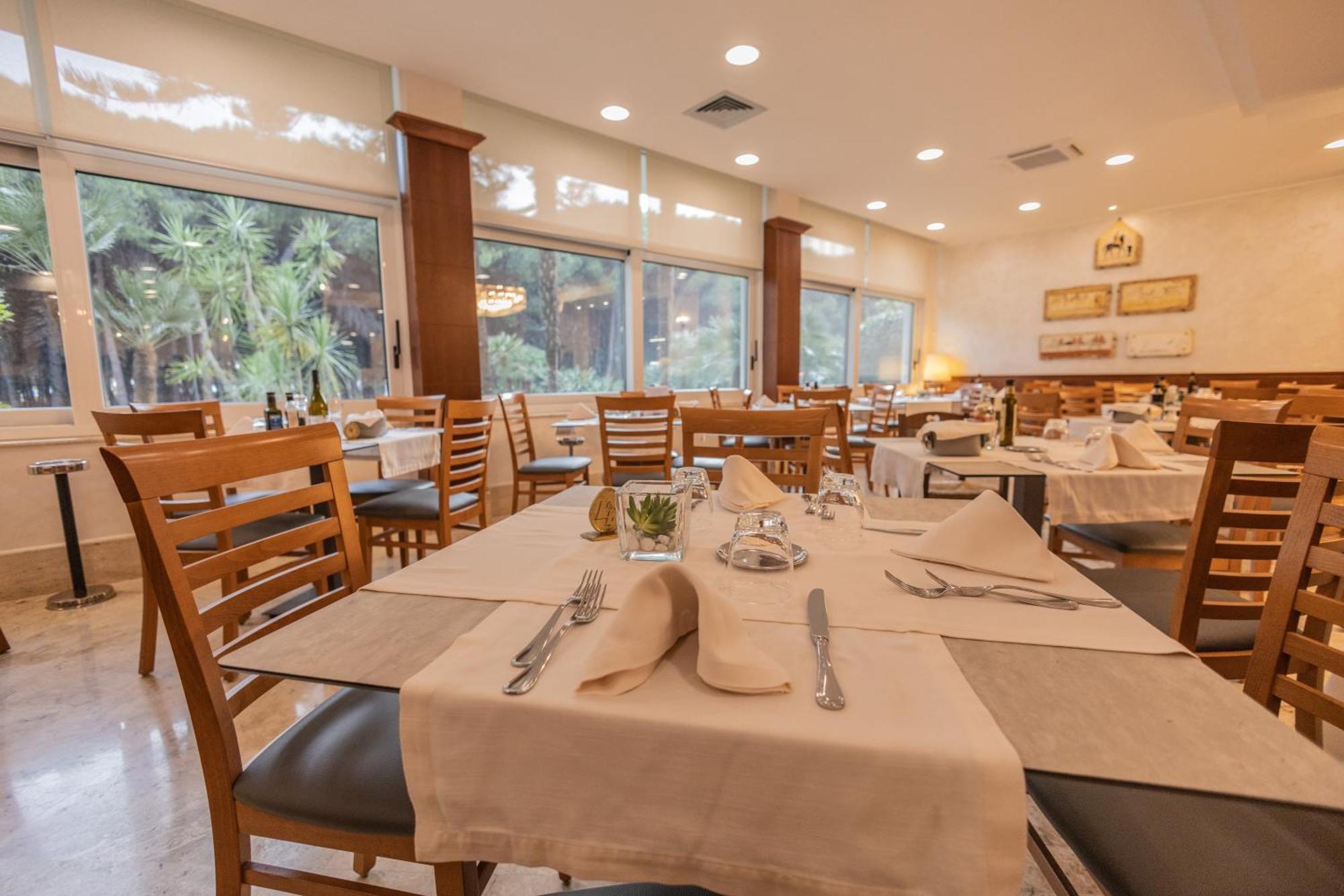 Hotel Le Palme Паестум Екстериор снимка