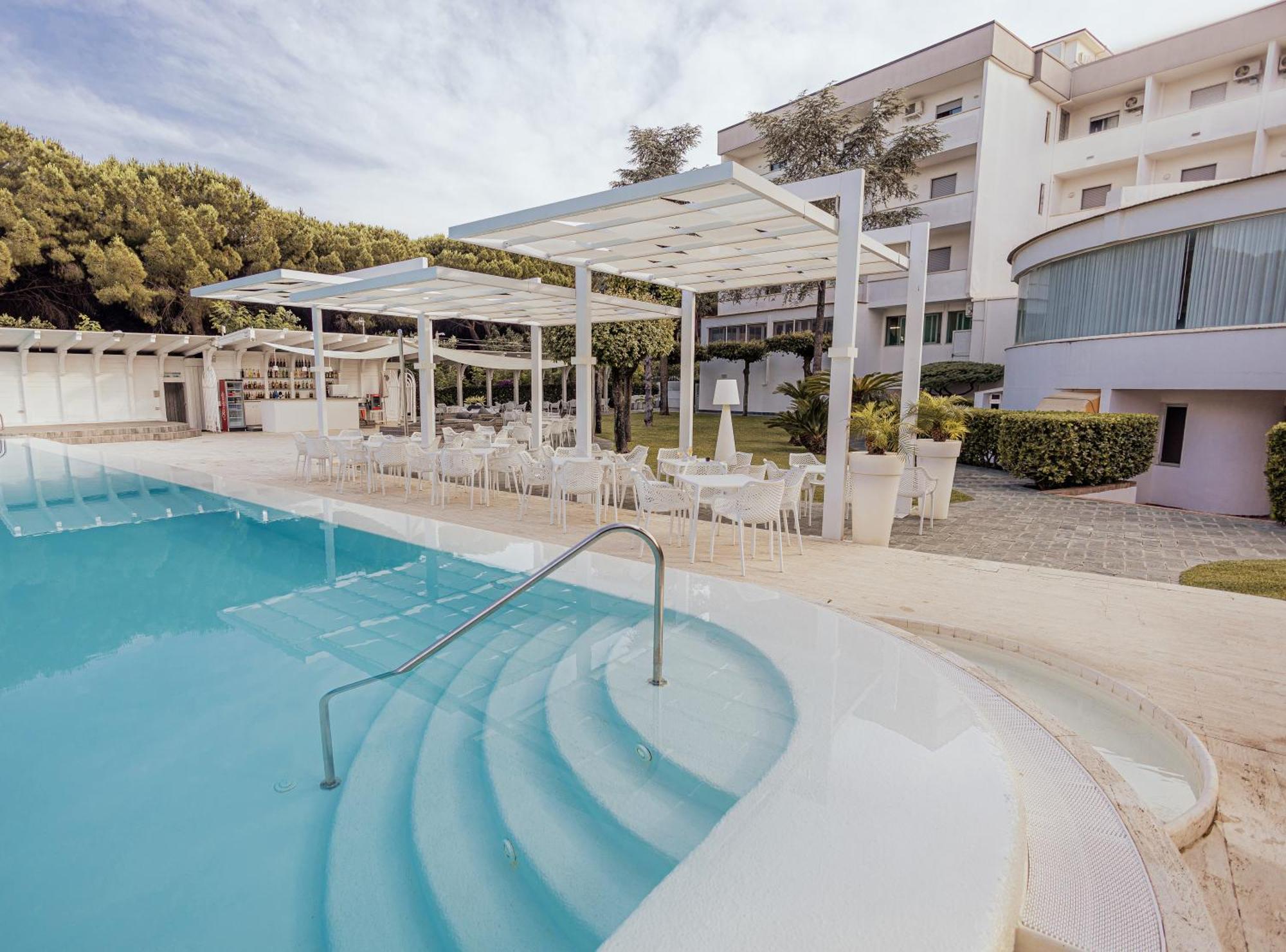 Hotel Le Palme Паестум Екстериор снимка